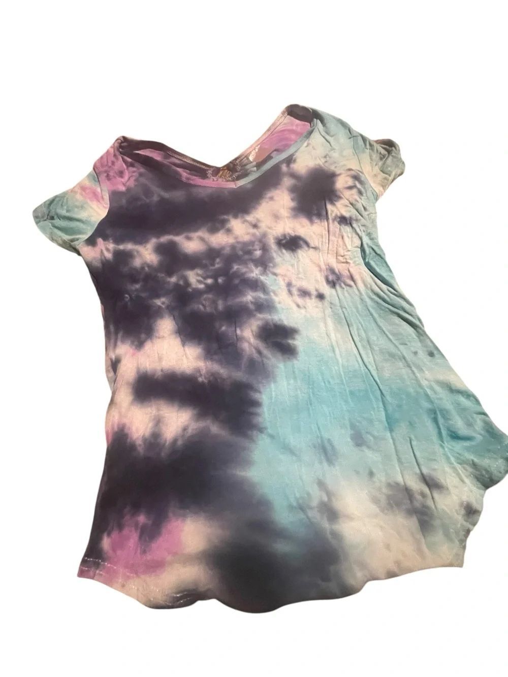 No Boindaries size med Tie-Dye Short Sleeve V-Neck Top in Blue, Purple & Pink